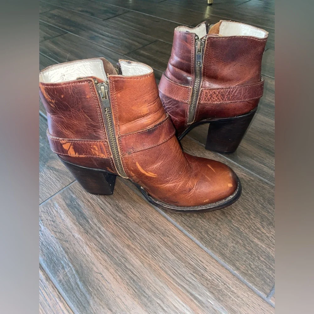 FREEBIRD Distressed Boho Western Leather Buckle Brown Ankle Boots Size 9